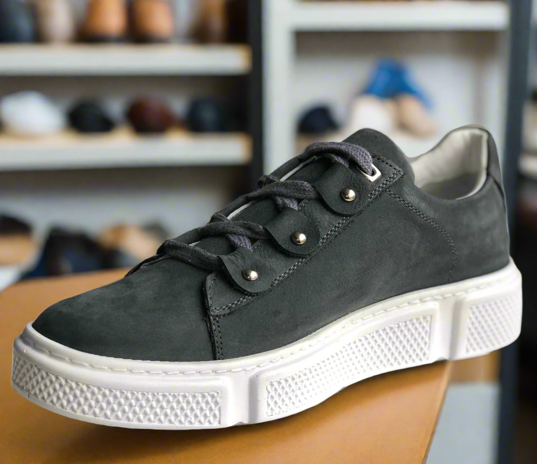 mens sneakers