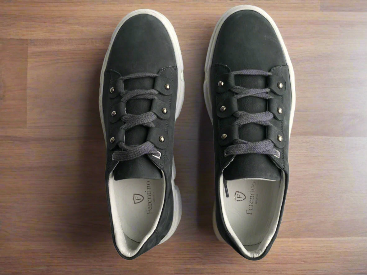 mens sneakers