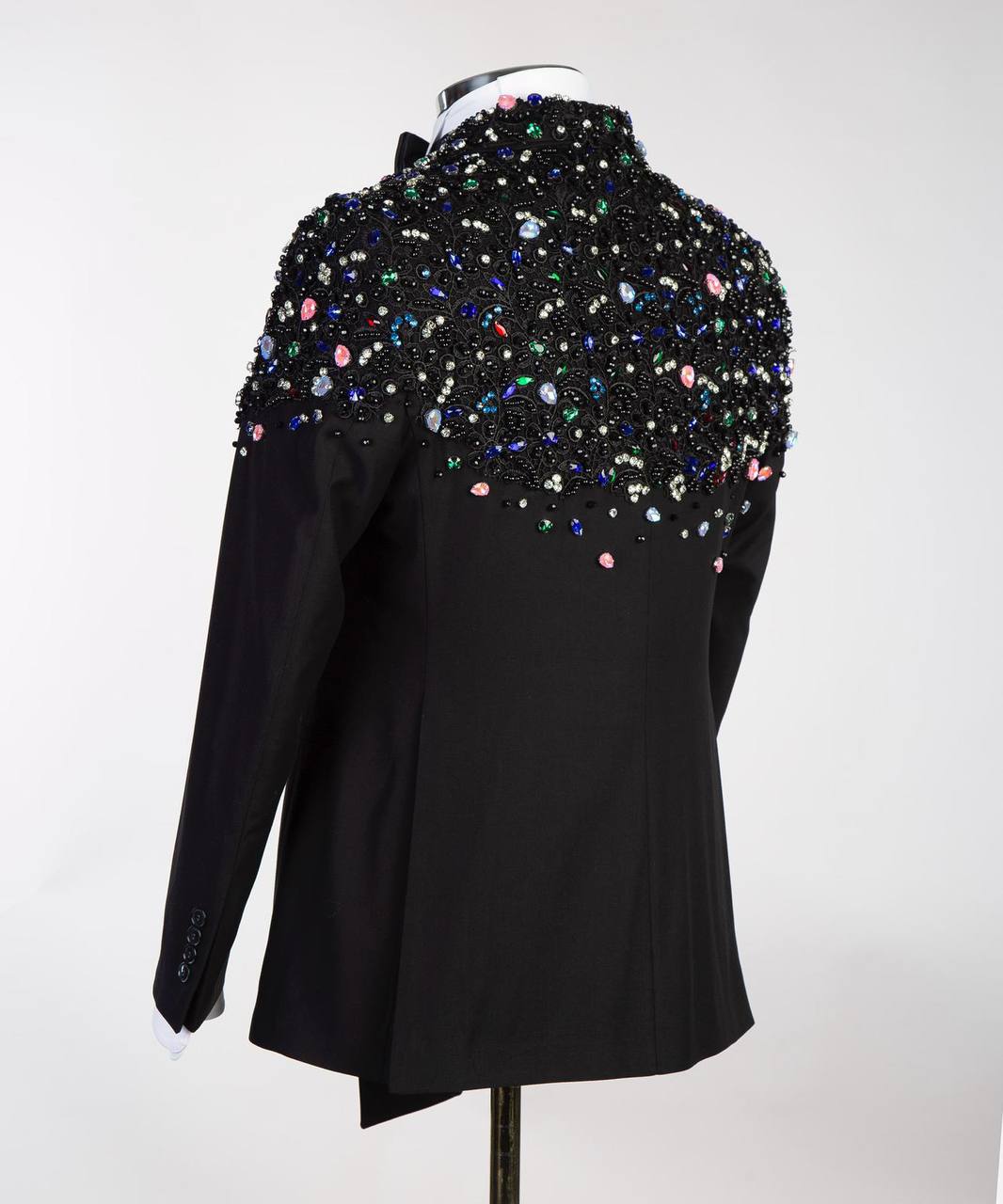 Black Tuxedo, Color Stoned, Shawl Design