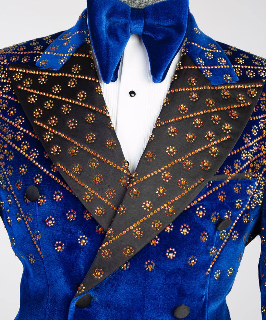 Blauer Samt-Smoking, goldener Strass, Zweireiher