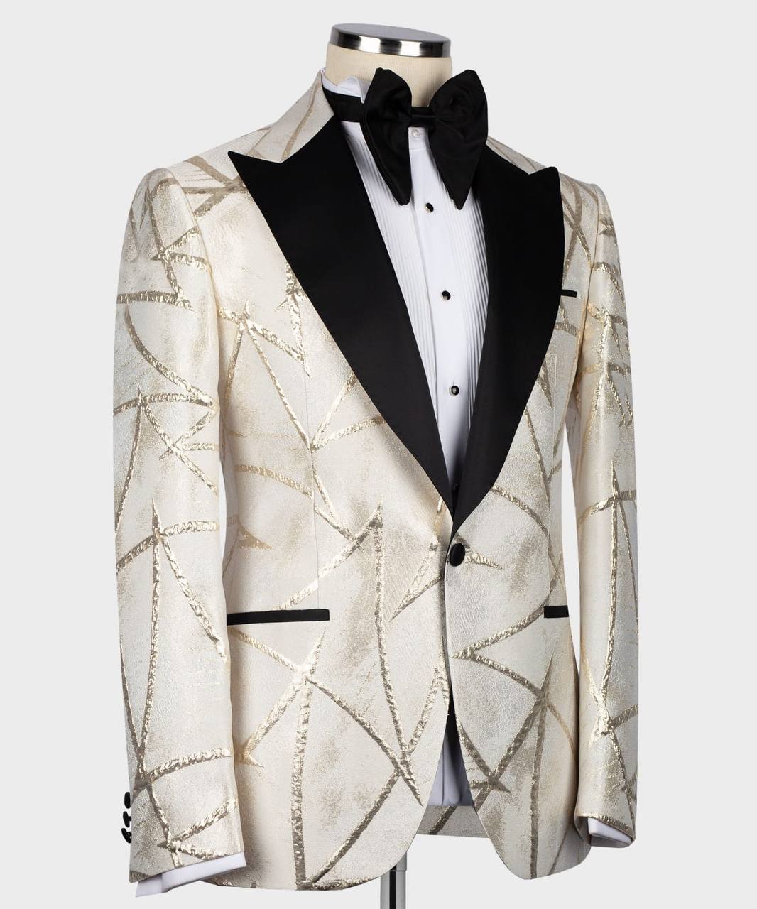 Herren-Tuxedo -Creme -Goldenes Muster mit schwarzem Kragen