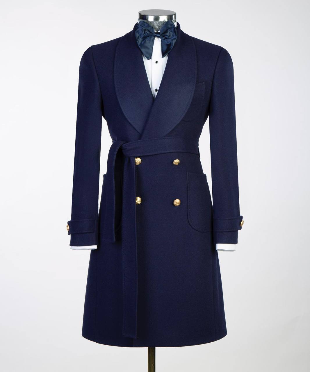 Herren marineblauer Wollmantel mit Gürtel