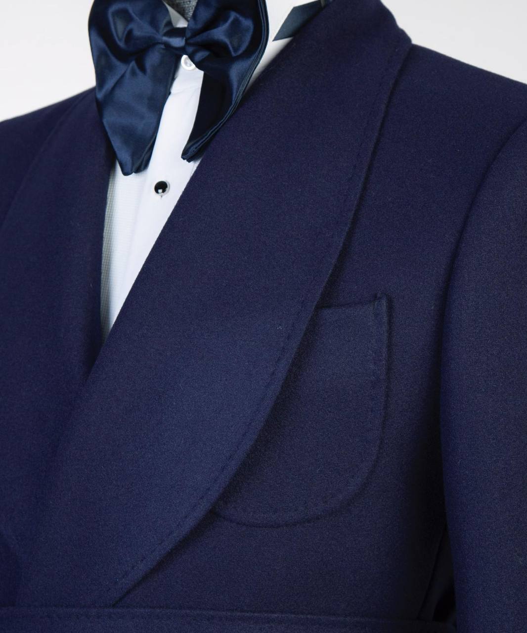 Herren marineblauer Wollmantel mit Gürtel