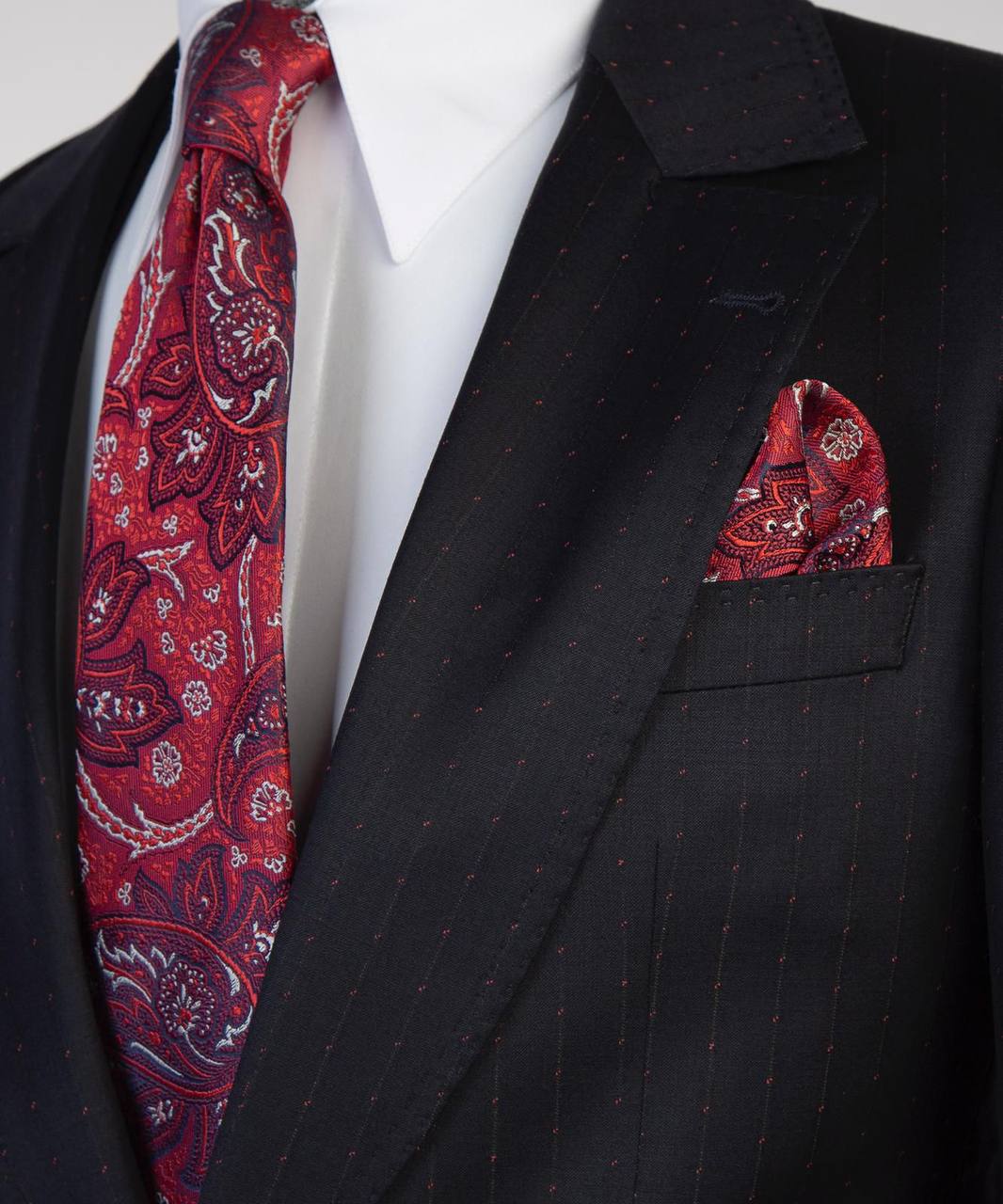 stripy-suit-black-threepiece-4