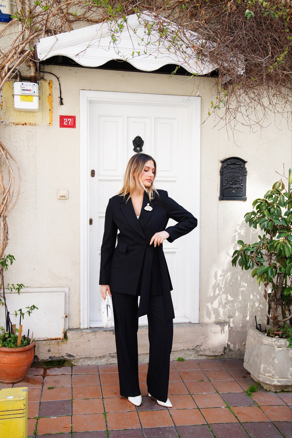 Women's 2 Piece Suit Set- Black