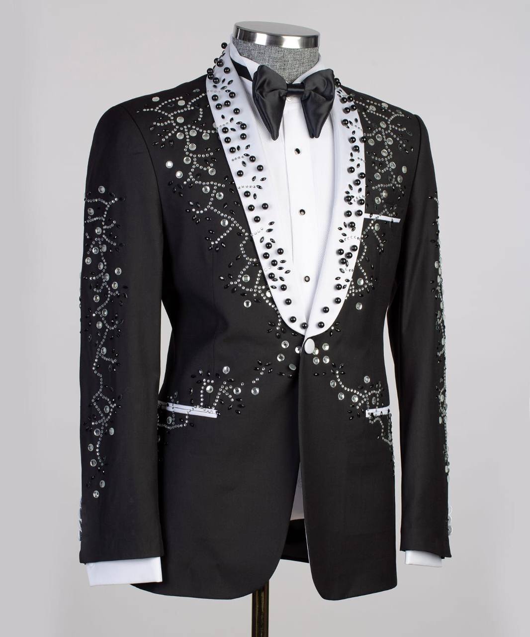 Tuxedo suit white and black sale